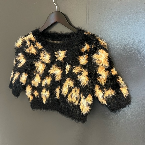 Nasty Gal S EUC furry fuzzy ultra crop Black and Tan Women's Sweater - Picture 12 of 12